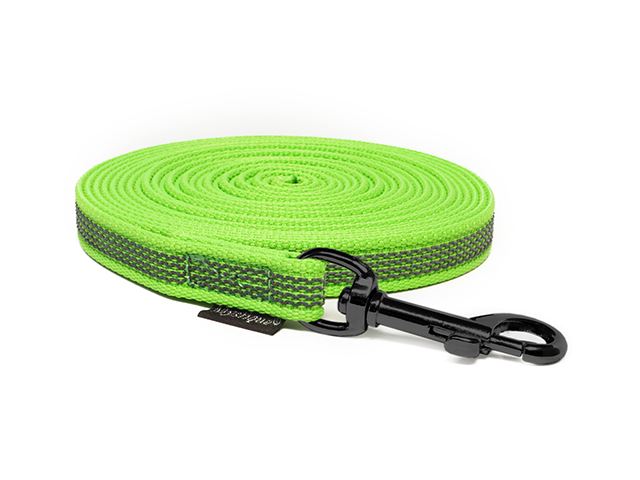 Rubbered_tracking_leash_15mm_black_snap_hook_neon_green_small_web